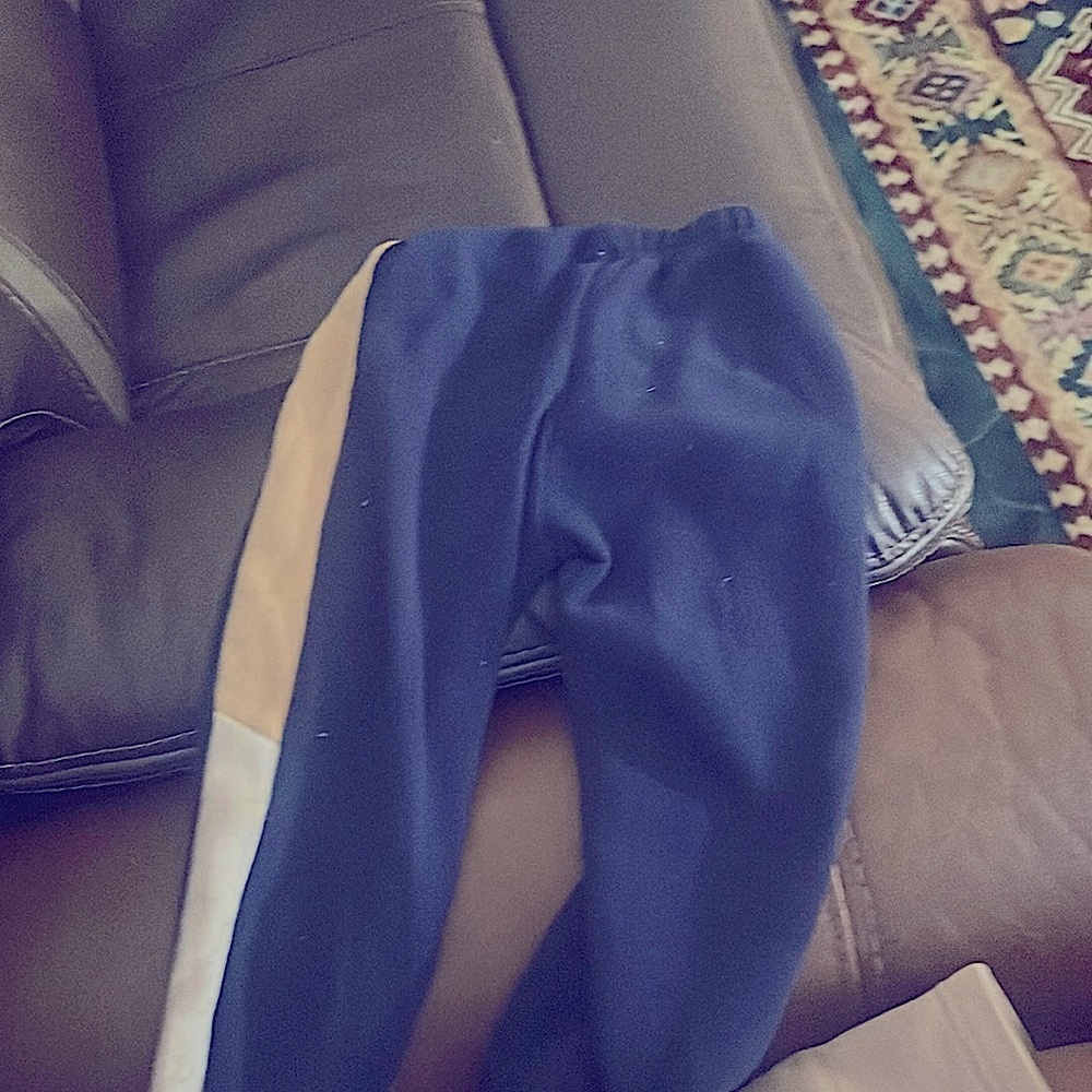 I’m selling a kids pants y2y